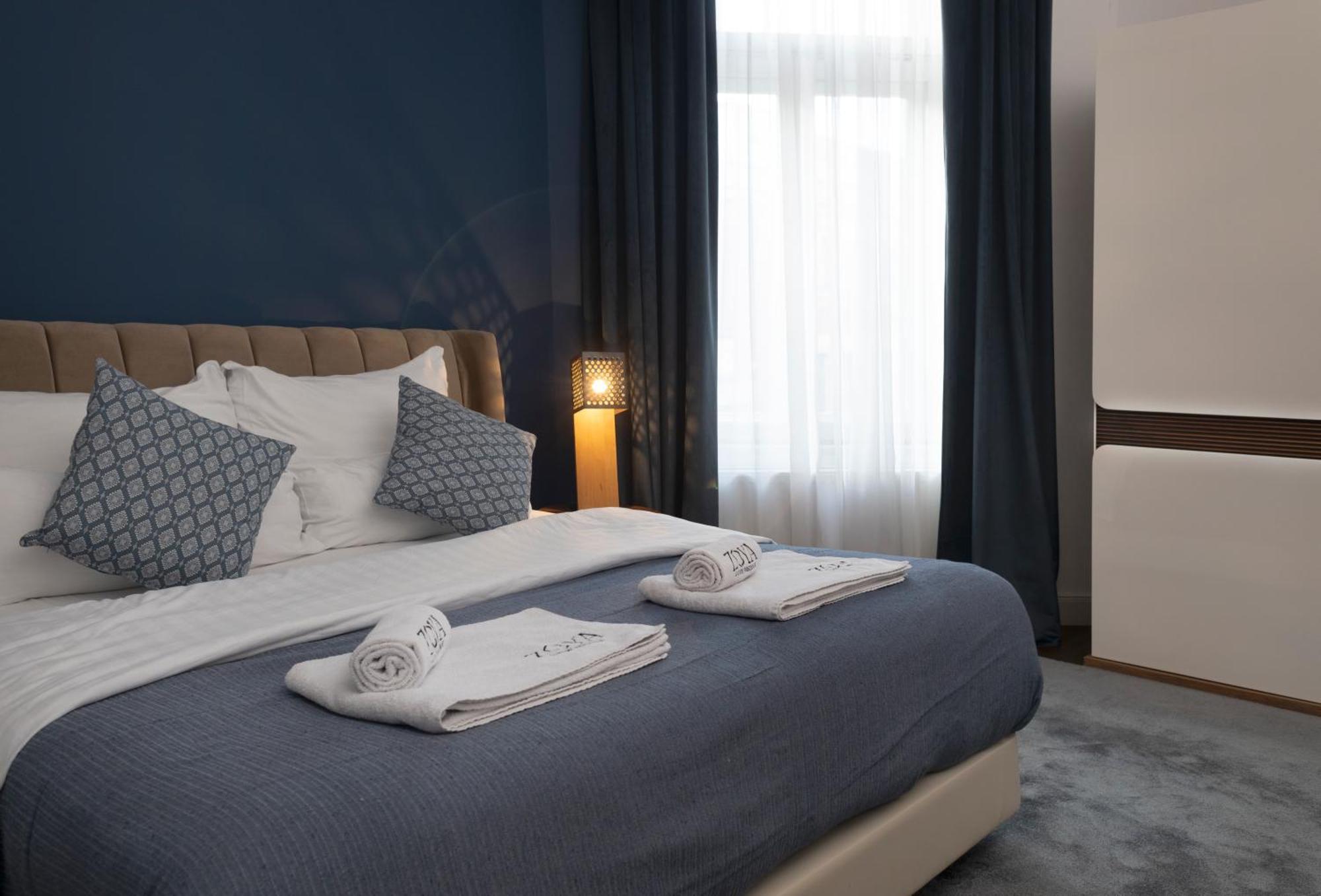 Zoya Luxury Residence بودابست المظهر الخارجي الصورة A bedroom at the hotel