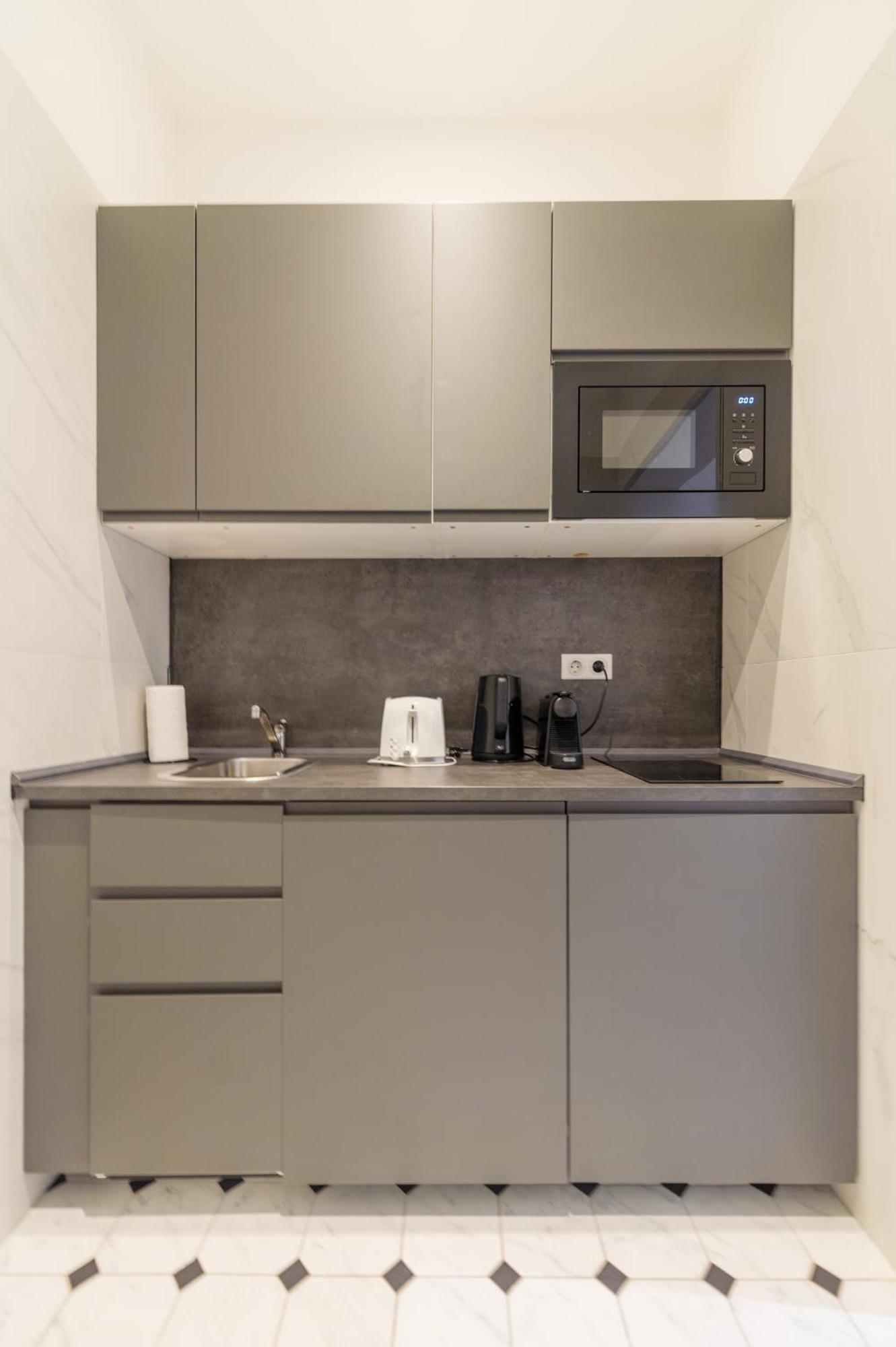 Zoya Luxury Residence بودابست المظهر الخارجي الصورة A kitchenette